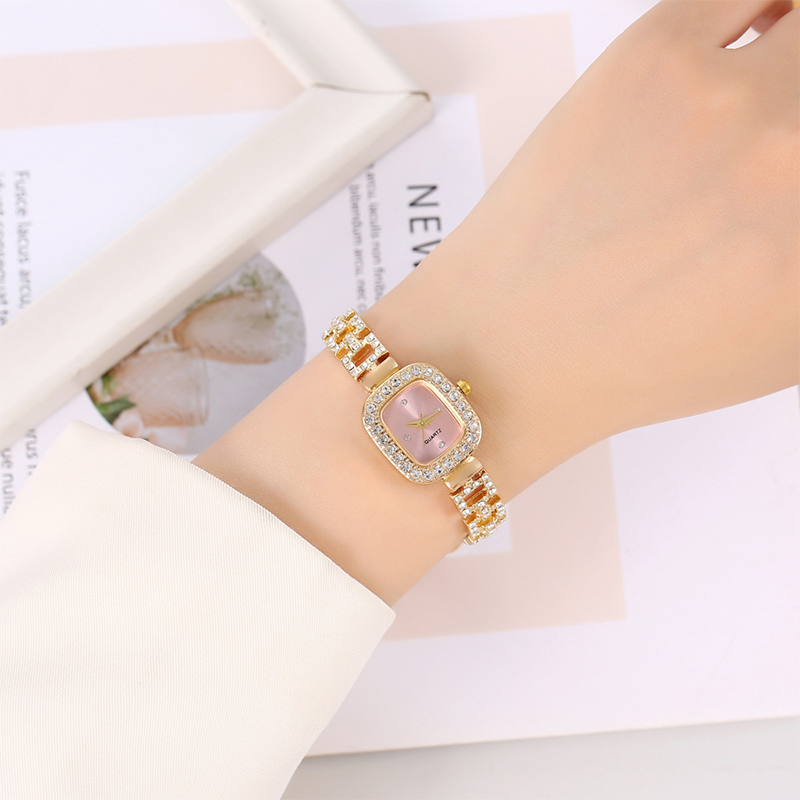 ⏳Spécial à durée limitée⏰Montre bracelet carrée à quartz avec cordon coulissant pour femme ⌚🌸