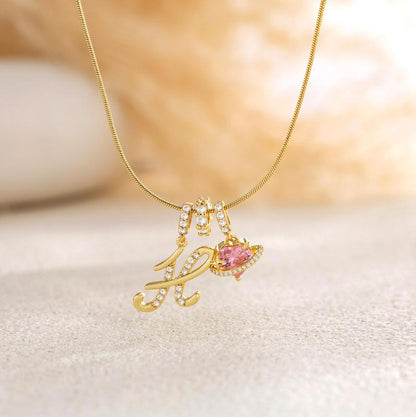 💖Dernier jour : 50 % de réduction ✨ Collier avec pendentif lettre de A à Z et trois breloques🎀