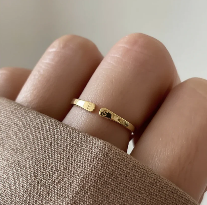 Bague simple en forme de larme – Pour une touche d’élégance