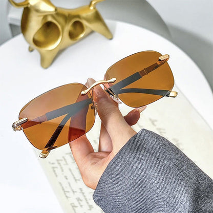 📢📢2 dernières heures : Grande vente⏰⏰🕶️ Lunettes de Soleil HD Sans Cadre Ultra-Légères - Protection UV400 et Vision sans Distortion 🌞📦