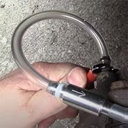 🔥 Vente Flash ⚡ Déjà 50.000+ VENDUS ! Stock presque épuisé – 💥 Flexible de Purge de Frein – L'aide de purge pratique avec clapet anti-retour pour voitures et motos 🏍️🚗