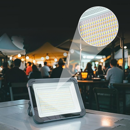 Projecteur LED portable et multifonctionnel à énergie solaire