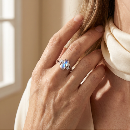 ✨💍 Achetez 1, obtenez 1 gratuit 🔥 Bague géométrique ovale en pierre de lune avec zirconia – Élégance mystique et brillante ! 🌙✨