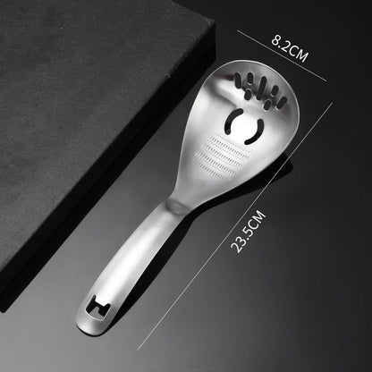 🥄 50% DE RÉDUCTION! 🍳 Cuillère de Cuisine Multifonction 5-en-1 – Inox 304/430, filtre, broie & ouvre-bouteille – 23,5 cm – L'outil idéal pour votre cuisine ✨